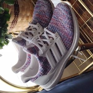 Adidas ultra boost fits like 8 in women's size is 6.5 youth ☀️